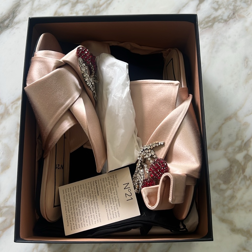 COLLECTORS! No.21 Womens Satin Knot Flat Slides crystal cherry cherries 39 NIB - Picture 7 of 7